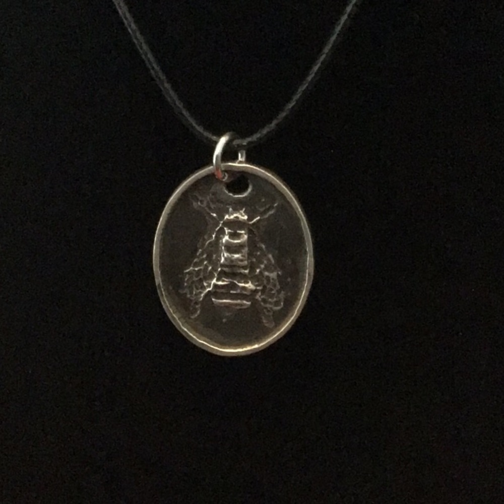 Sterling Silver Bee pendant - Picture 1 of 3